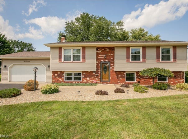 4319 Ridge Road, Cortland, OH 44410