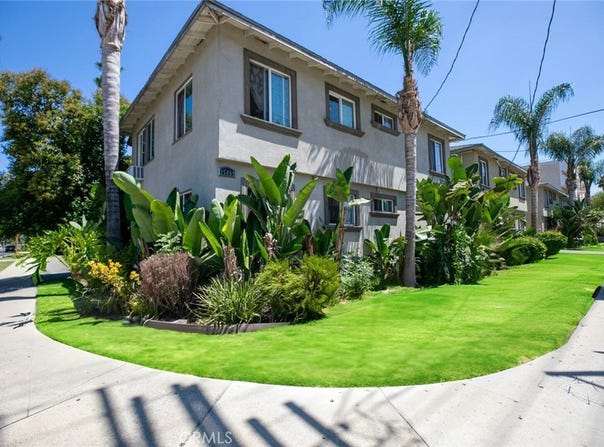 15455 Vanowen, Van Nuys, CA 91406