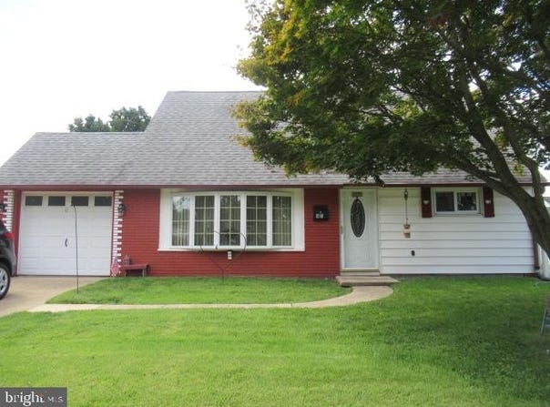45 QUEENSBRIDGE Road, LEVITTOWN, PA 19057