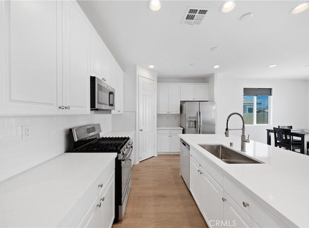458 Berrybush, Hemet, CA 92543