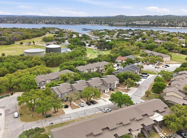512 Palmer Dr, Point Venture, TX 78645