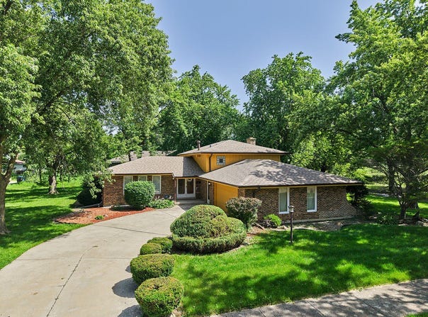 385 E 162nd Street, Harvey, IL 60426