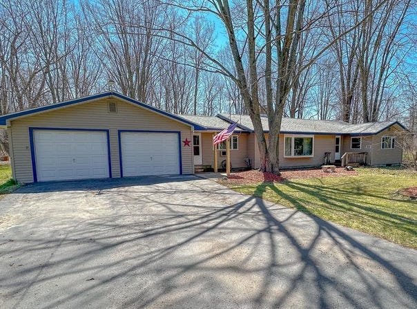 4121 W Shaffer Road, Coleman, MI 48618