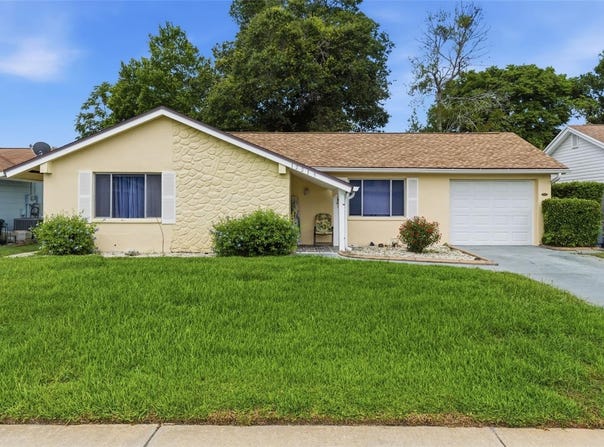 12219 QUAIL RUN Row, BAYONET POINT, FL 34667