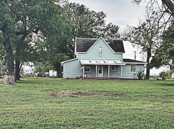 137 27000 Rd, Thayer, KS 66776