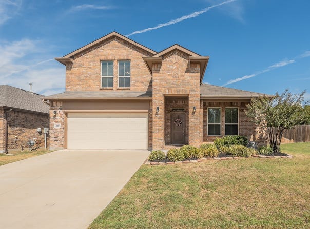300 Oakbluff Drive, Denton, TX 76210