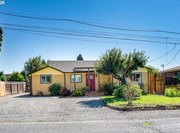 1883 7TH St, Springfield, OR 97477
