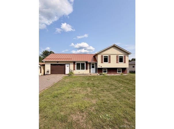 115 S Marigold Street, Ishpeming, MI 49849