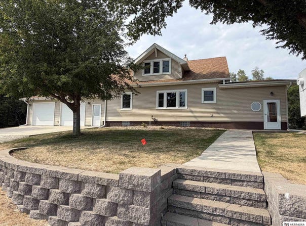 651 County Road 9, Oakland, NE 68045
