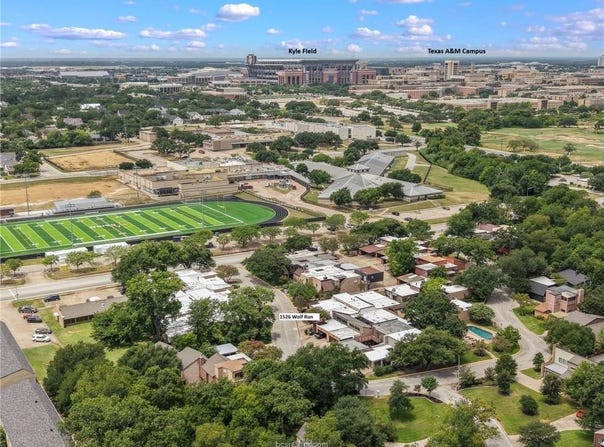 1526 Wolf Run, College Station, TX 77840