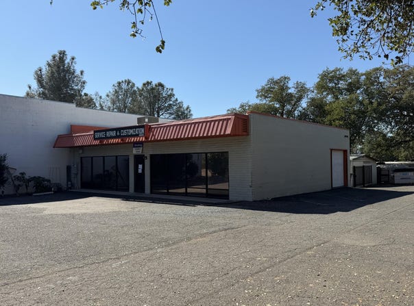 2418 Victor Avenue, Redding, CA 96002