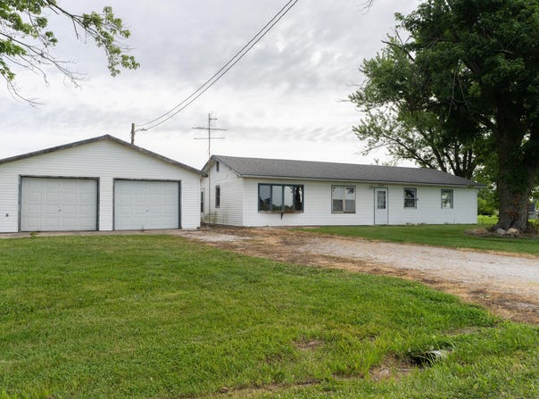 1586 County Road 1390, Cairo, MO 65239