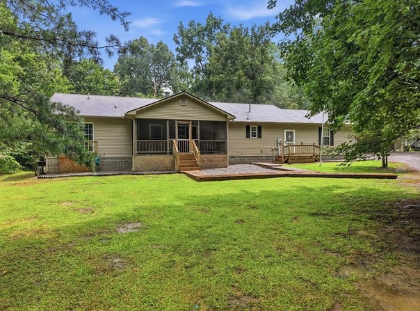 3291 Cumberland Lakes Drive, Monterey, TN 38574