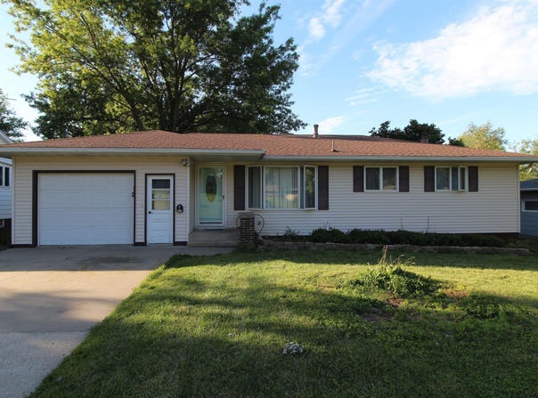 802 6th Street, Traer, IA 50675