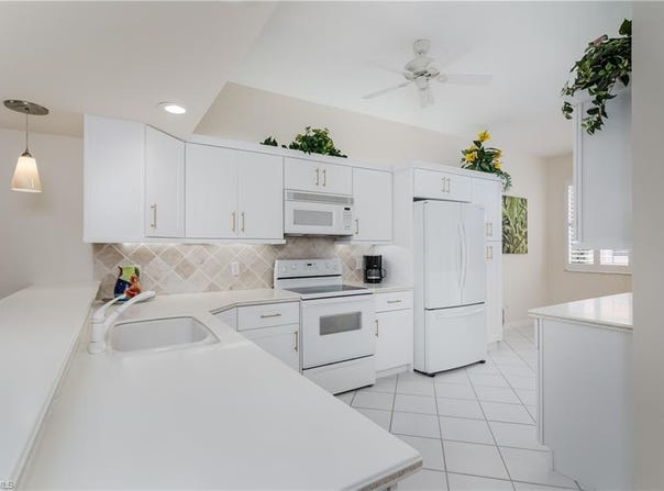 6700 Beach Resort Dr, NAPLES, FL 34114