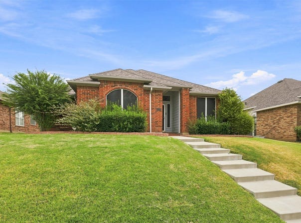 2126 Greenstone Trail, Carrollton, TX 75010