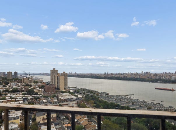 6040 BLVD E, West New York, NJ 07093