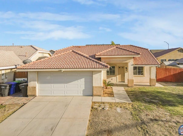 313 Willow Bend Dr, El Centro, CA 92243