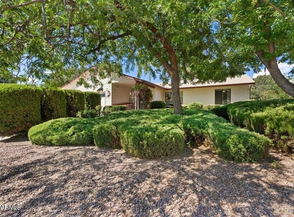 10817 E TURQUOISE Circle, Dewey, AZ 86327