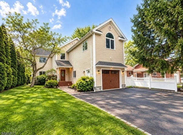 5 Benedict Dr, Jefferson Twp., NJ 07849-1750