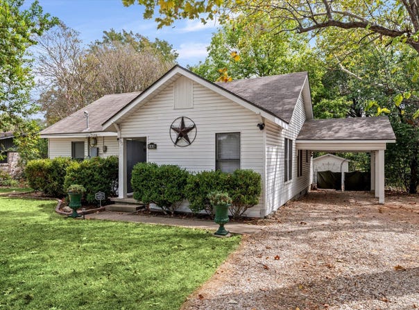 302 W Billington Drive, Robinson, TX 76706