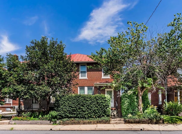 19 S Custer Ave, New Holland, PA 17557