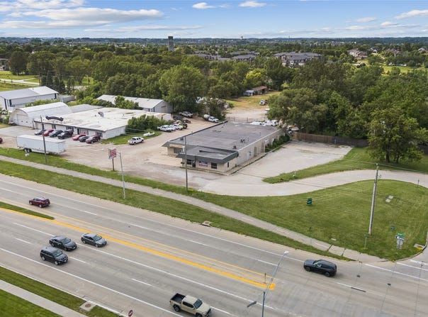 15201 Hickman Road, Clive, IA 50325