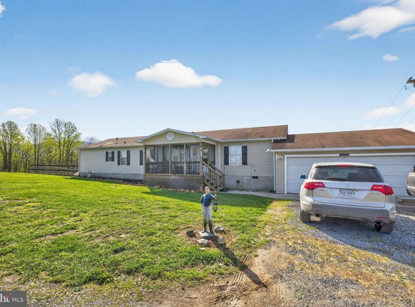 355 CLAN ALPINE Way, GLASGOW, VA 24555