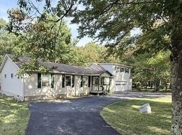 45 Foothill Road, Albrightsville, PA 18210