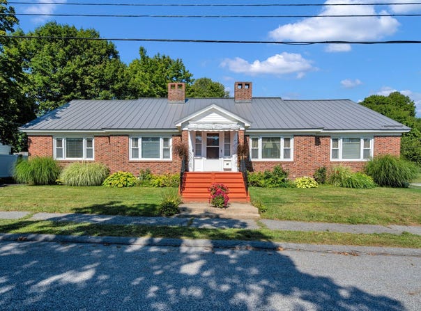 25 Dove Lane, Lewiston, ME 04240