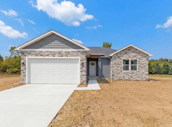 2 Cobblestone Ridge, Tecumseh, MI 49286