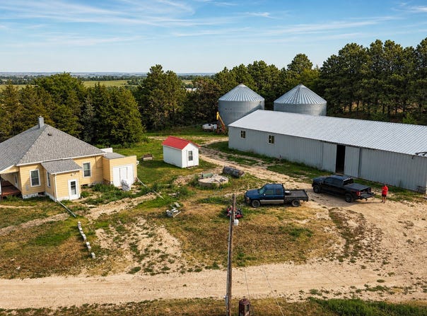 128 County Road 50, Stapleton, NE 69163