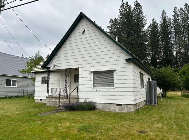220 Shasta Avenue, McCloud, CA 96057