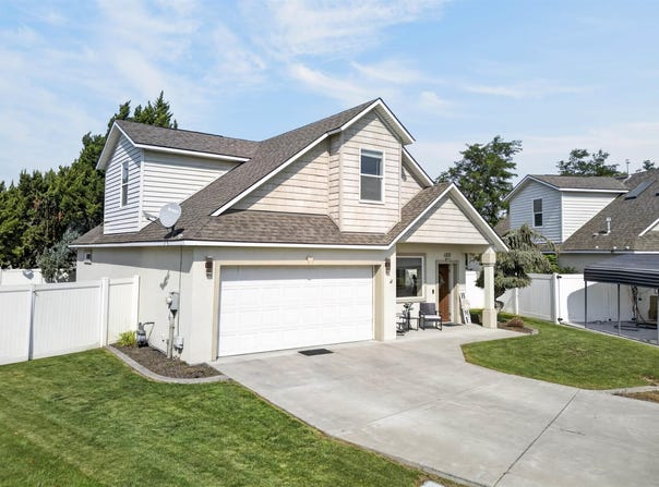 1312 N 37th Ct, Pasco, WA 99301
