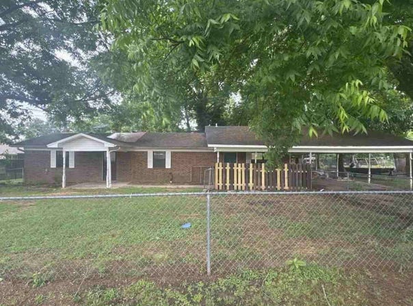 607 NW 2nd St, Atkins, AR 72823