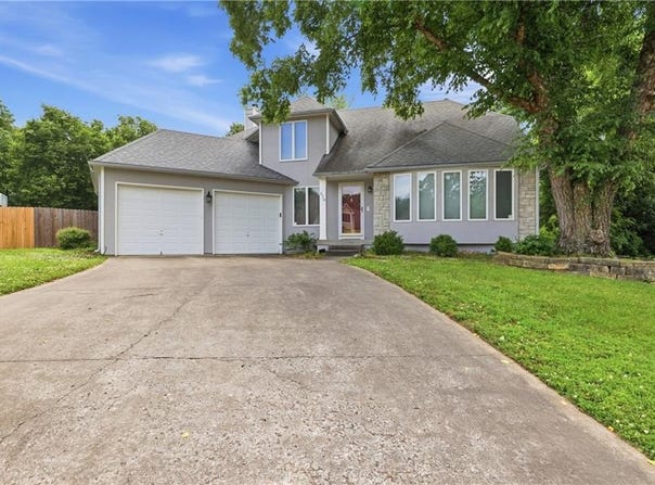 518 Edgewood Drive, Warrensburg, MO 64093