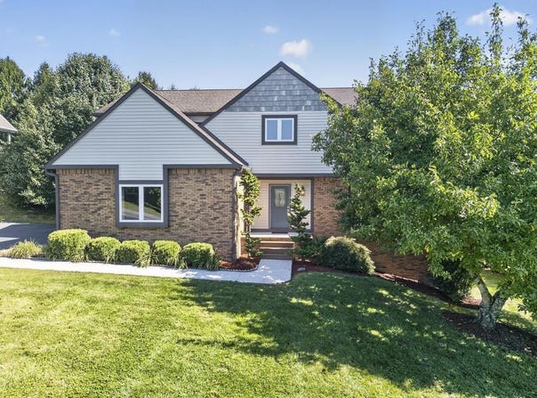 19365 Triple Crown Dr, Abingdon, VA 24211
