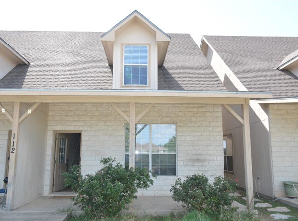 112 G SANDSTONE Dr, Jarrell, TX 76537