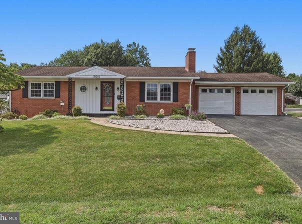 17601 MEADOWOOD DR, HAGERSTOWN, MD 21740