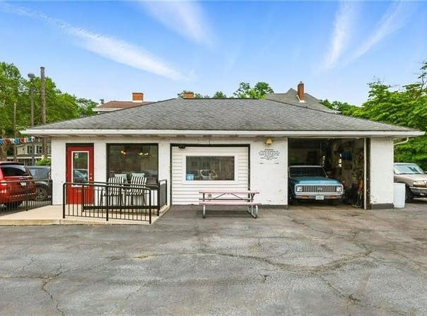 1001 5th Ave, New Brighton, PA 15066