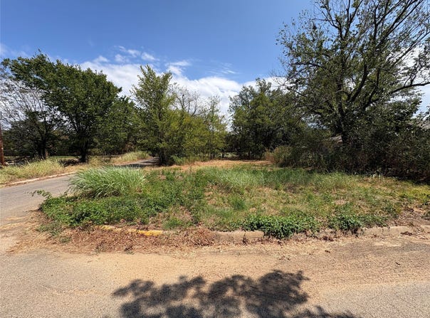 1382 NE 6th, Paris, TX 75460