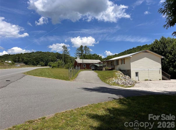 422 US Highway 19E, Spruce Pine, NC 28777