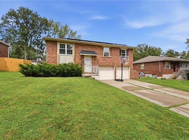 16916 HART Avenue, Independence, MO 64055