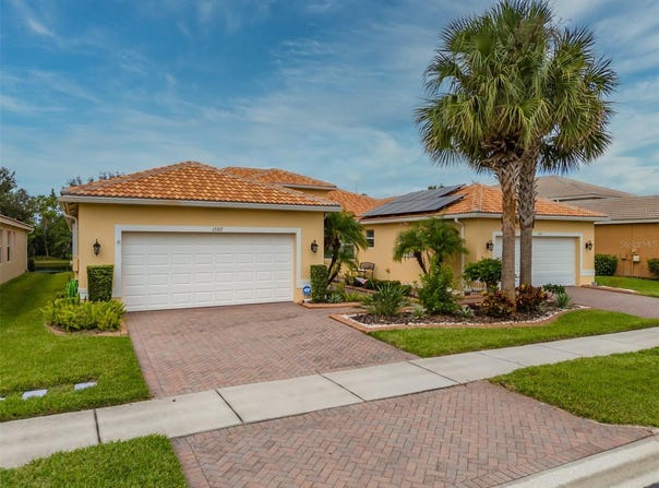 15717 AURORA LAKE Circle, WIMAUMA, FL 33598
