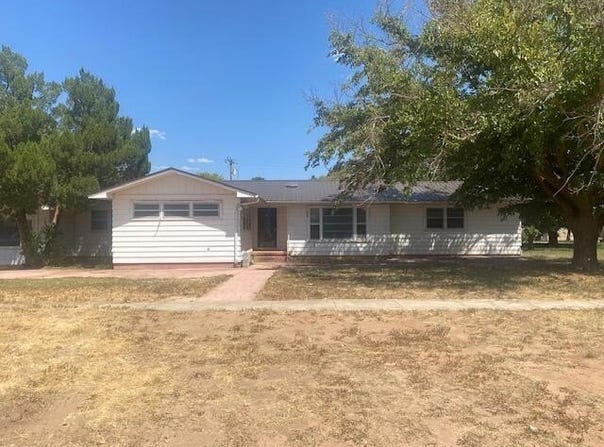 309 E Avenue, Olton, TX 79064