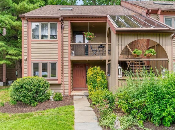101 Eagle Bay Drive, Ossining, NY 10562