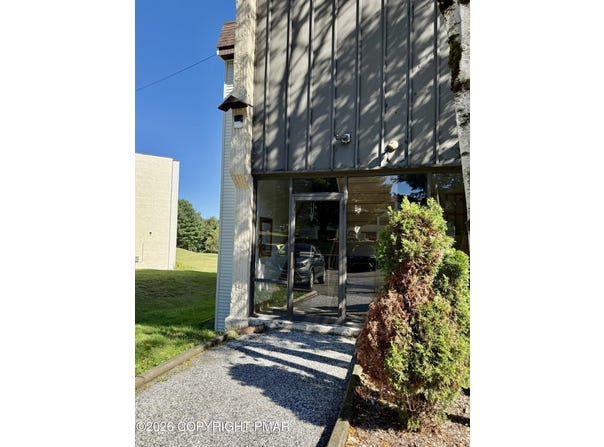 139 Foxfire Drive, Mount Pocono, PA 18344
