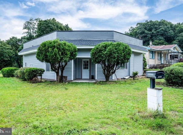 1800 MOUNT LUAREL Road, TEMPLE, PA 19560