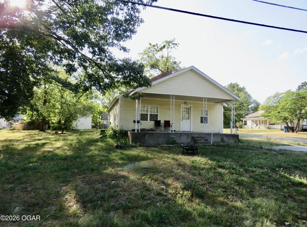 1305 Park Place, Carthage, MO 64836