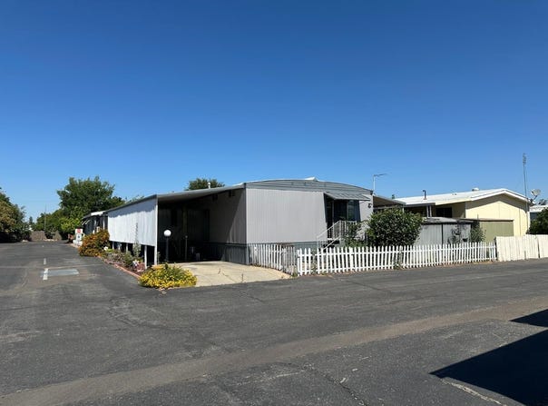 1724 Minnewawa Avenue, Clovis, CA 93612